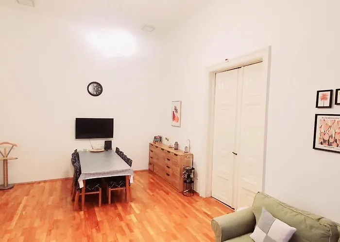 Deluxe And Cozy In The Center *